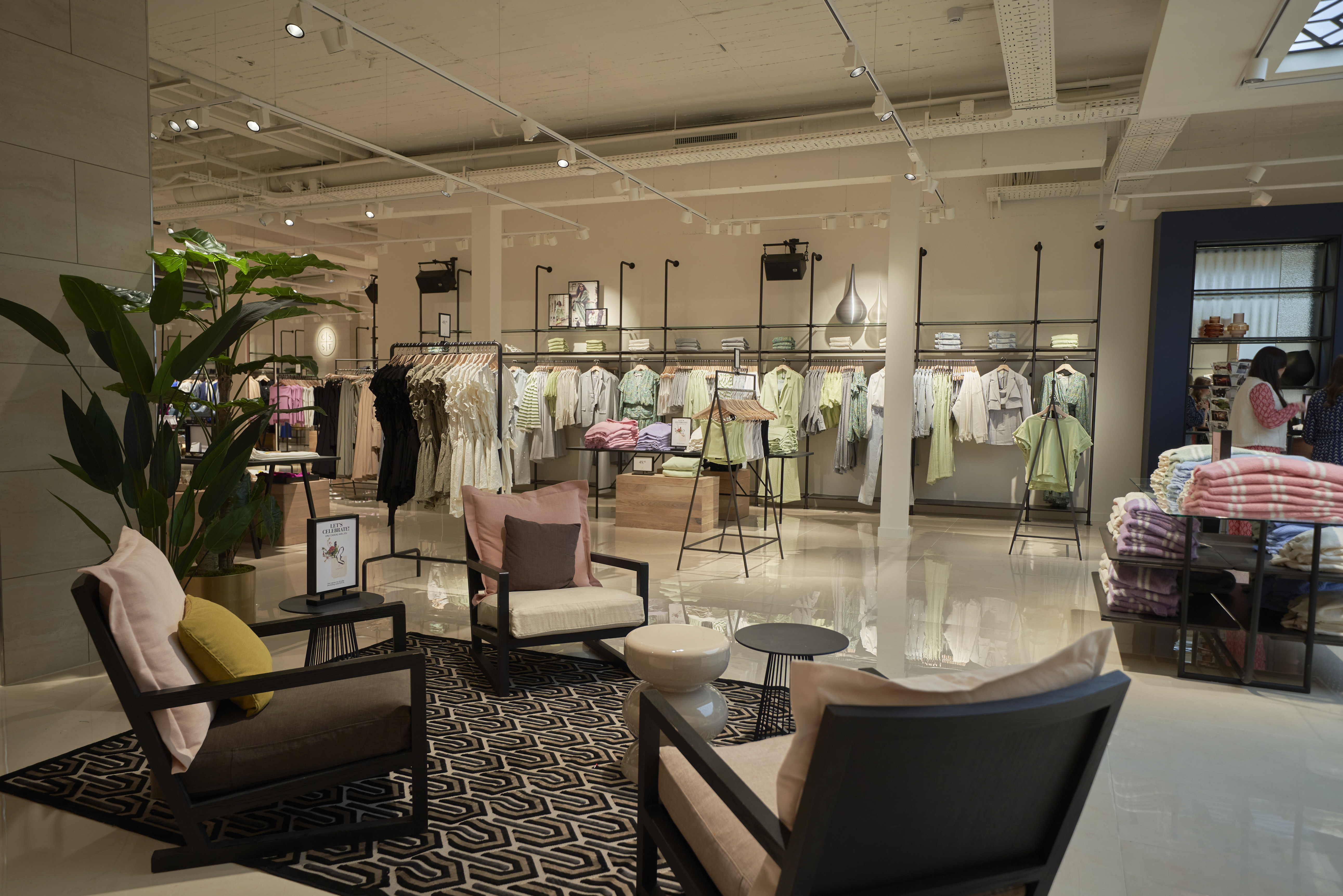 Store Image